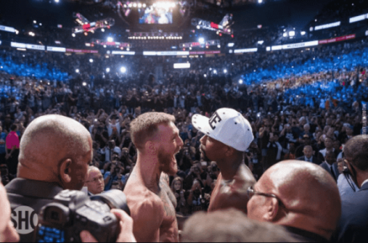 Floyd Mayweather e Conor McGregor se encaram antes de superluta