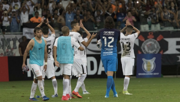 'Cascudo' e impecável fora de casa: como Corinthians chega ao clássico