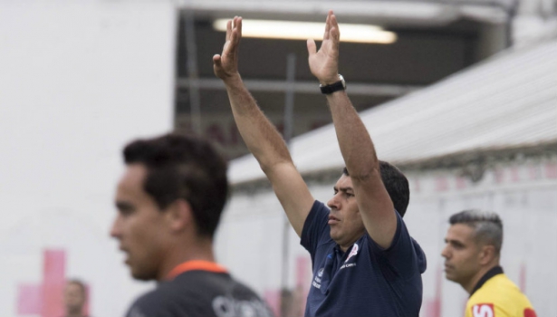 'Temos de melhorar': Carille enumera erros do Corinthians em nova derrota