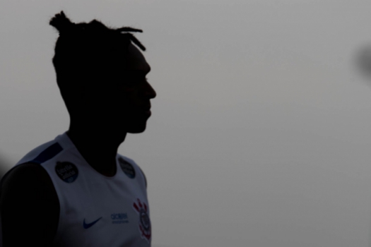 Presidente do Corinthians analisa situação de Jô para o próximo ano