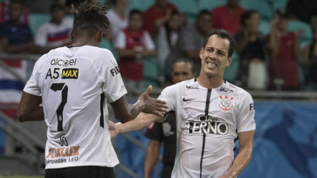 Corinthians perde para o Bahia e vê vantagem na liderança diminuir