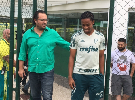 Keno lamenta a não-efetivação de Valentim e cita atletas cabisbaixos
