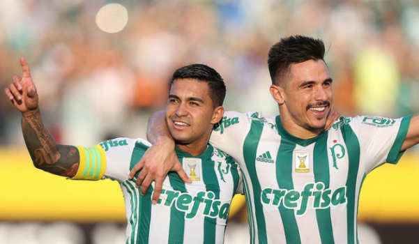 Besiktas vem ao Brasil para comprar Dudu, mas Palmeiras não se anima