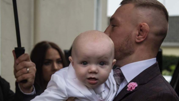 Conor McGregor faz mega festa para batizado de filho