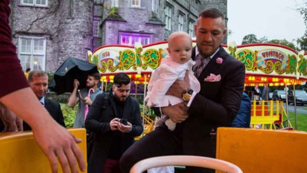 Conor McGregor faz mega festa para batizado de filho
