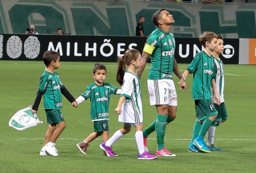 Dudu está perto de entrar para o top 3 de artilheiros do Verdão no século