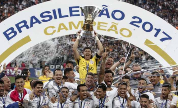 Corinthians espera pagamento pelo título para quitar dívida com elenco