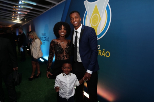 Jô é o craque do Brasileiro; Carille é melhor técnico. Arthur é a revelação