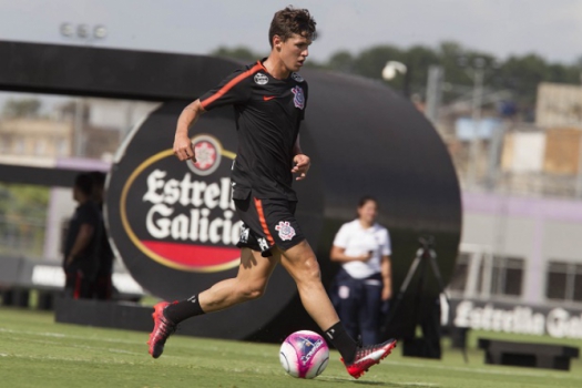 Mateus Vital vira '12º jogador' no Corinthians 