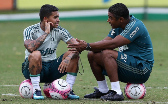 Dudu elogia Roger e brinca: 'Não dá para tomar café que perde a vaga'