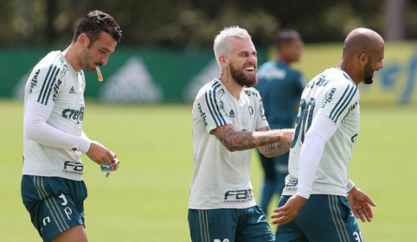 'Gente boa e amigo de todos', Lucas Lima já conquista elenco do Verdão