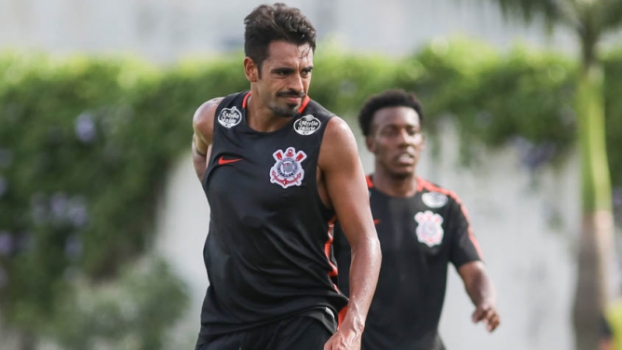 Júnior Dutra tenta desencantar na Arena em momento decisivo para o Timão