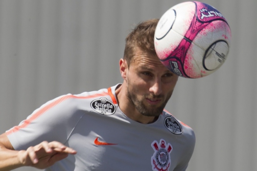 Henrique exalta sistema defensivo do Timão:'O Corinthians tem esse DNA'