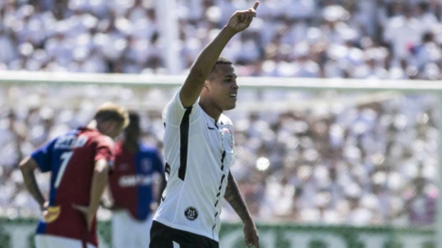 Sidcley festeja gol e elege melhor partida com a camisa do Corinthians