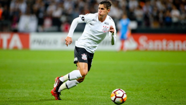Surpreso com adaptação, Vital quer virar ídolo no Corinthians 