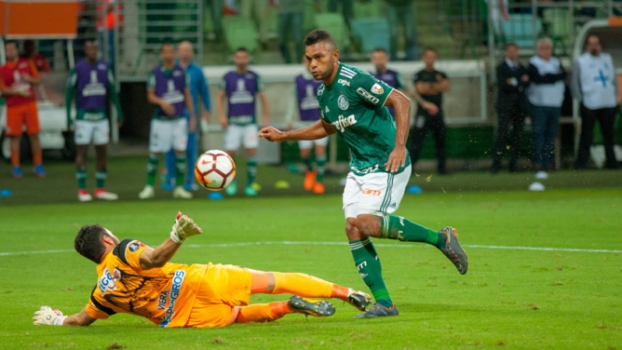 Prass brilha ao lado de Borja e Palmeiras ajuda Boca a se classificar 