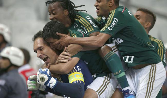 Corinthians 2x2 Palmeiras - Prass defende pênalti