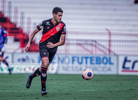 There are four matches without a loss, and Oliveira analyzes the good stage of Atlético-Go: “It is always important to score’