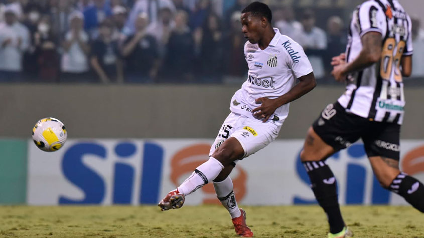 Contestado, Bryan Angulo ganha chance de embalar pelo Santos, santos