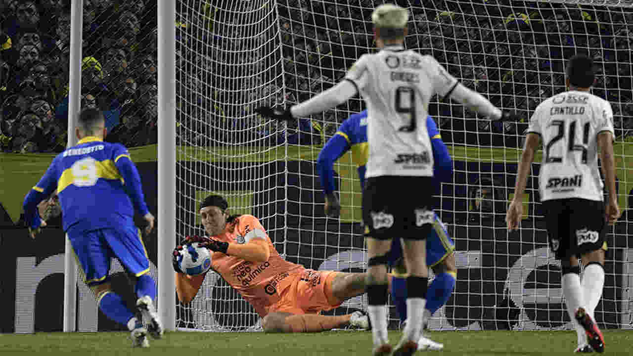 Cássio pega pênaltis e Corinthians elimina Boca Juniors na Bombonera pela  Libertadores - Gazeta Esportiva