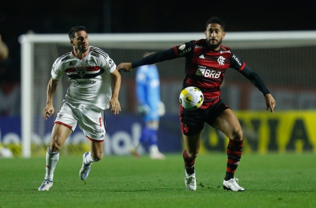 Mesmo derrotado por São Paulo, Flamengo é campeão Brasileiro