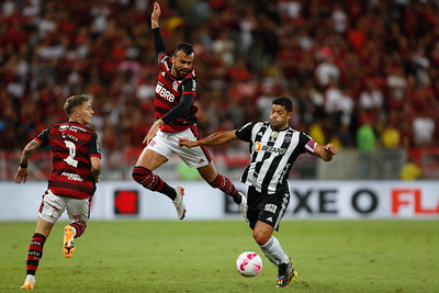 Em alta, Cebolinha decidiu último Flamengo x Atlético no Maracanã