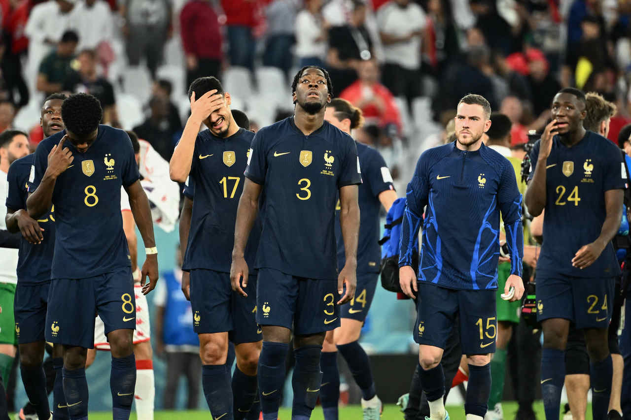 Com reservas, campeã França perde invencibilidade de 9 jogos em Copas -  30/11/2022 - UOL Esporte
