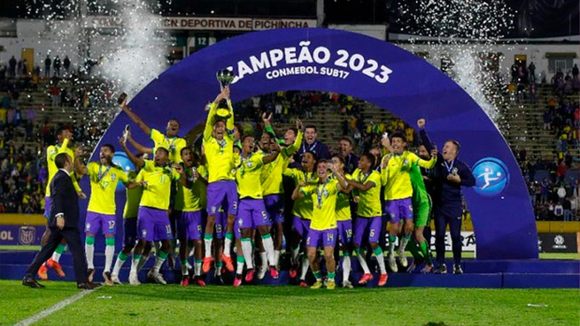 Brasil goleia Chile e é campeão sul-americano sub-17 - Placar - O futebol  sem barreiras para você