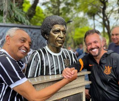 Diretor Jurídico do Corinthians rebate presidente do Flamengo sobre adiamento do jogo