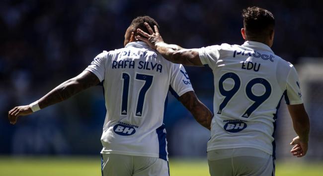 Com 100% de aproveitamento em casa, Cruzeiro empilha cinco vitórias consecutivas na Série B