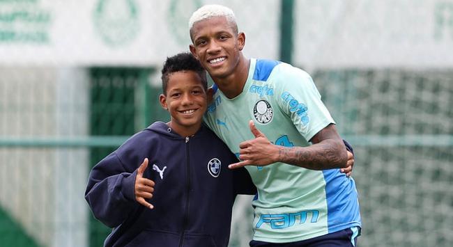 Danilo e irmão - treino Palmeiras