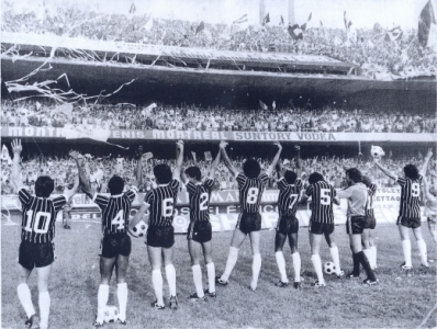 Democracia Corinthiana ficou marcada pelo bicampeonato paulista (1982/1983), com Sócrates, Casagrande, Zenon & Cia (crédito: O Globo)