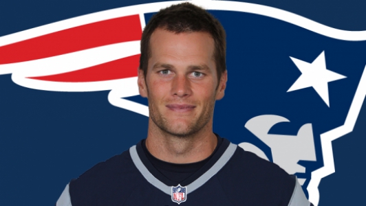 Além de ser astro e jogador da NFL pelo Patriots, Tom Brady também teve nome envolvido em site de fofocas por relacionamento com brasileira Gisele Bündchen