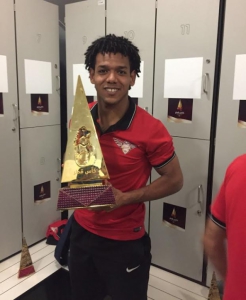 Romarinho é campeão no Qatar (divulgação)