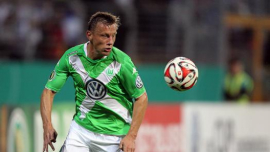 O croata Olic tem 36 anos e jogou a última temporada no Hamburgo, da Alemanha