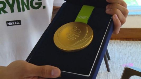 Suplentes da Seleção, Valdivia e Jean recebem medalha da Rio-2016