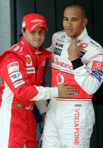 Felipe Massa e Lewis Hamilton brigaram ponto a ponto pelo Mundial de 2008