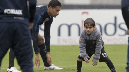 Filho de Fagner participou de treino do Corinthians