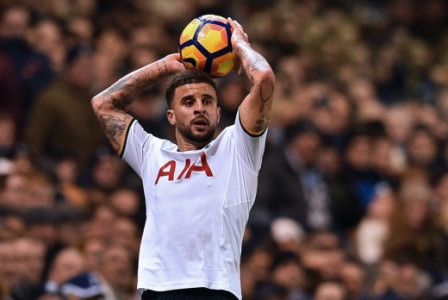 O lateral Kyle Walker foi contratado pelo Manchester City ao Tottenham por 30 milhões de libras (R$ 124 milhões)