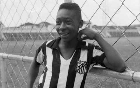 Pelé aos 16 anos no Santos