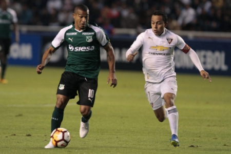 Macnelly Torres acertou salários para defender o Libertad