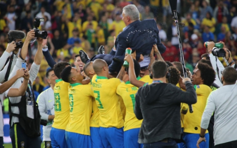 (Galeria) Brasil x Peru - Tite
