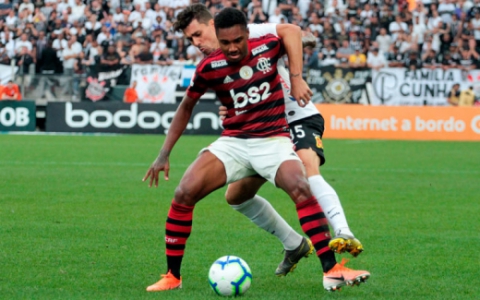 Corinthians x Flamengo - Vitinho