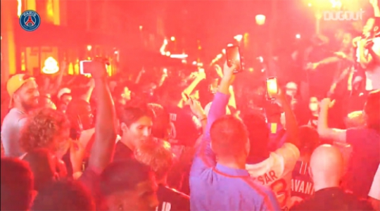 Festa da torcida do PSG em Paris
