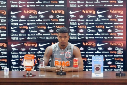 Léo Natel comenta ajuda dos mais experientes em sua adaptação ao Corinthians