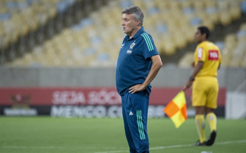Números da defesa do Flamengo ligam alerta para o returno