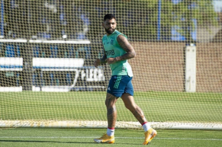 Gabigol treina forte para voltar contra o Santos