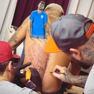 Neymar tatoo do Goku