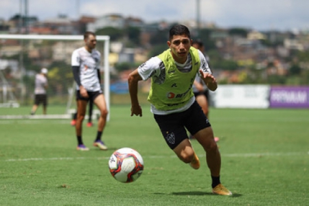 Savarino foi foi titular contra a Caldense e busca se firmar no time titular