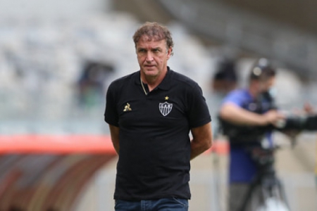 Cuca gostou do que viu, elogiou o elenco e explicou porque deixou Hulk no banco